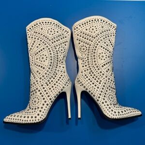 Chic White Studded Heeled Boots